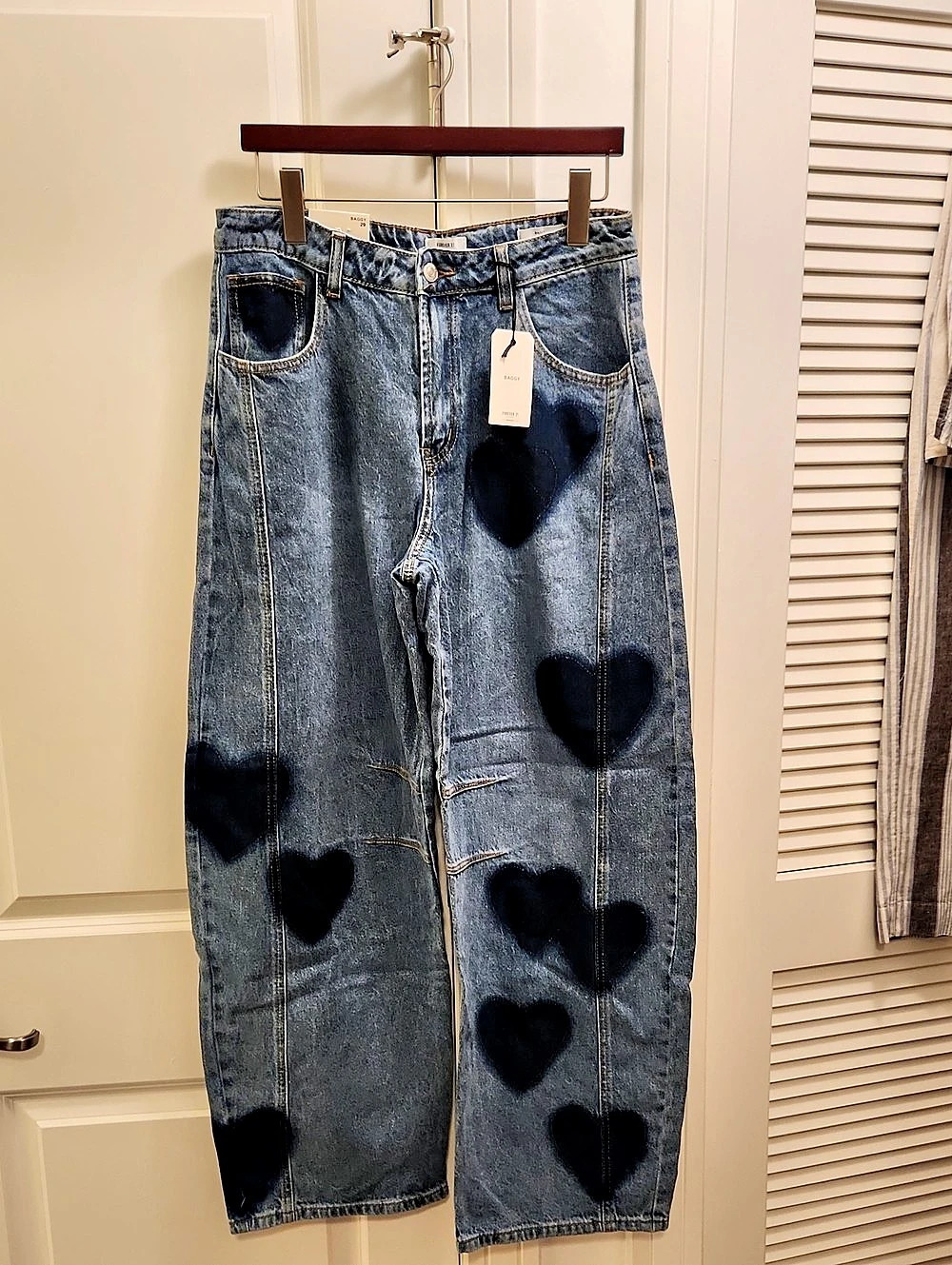 NWT Forever 21 Heart Graphic Jeans